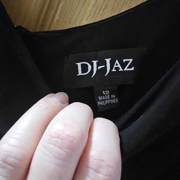 Black Evening Gown - Picture 2 of 8